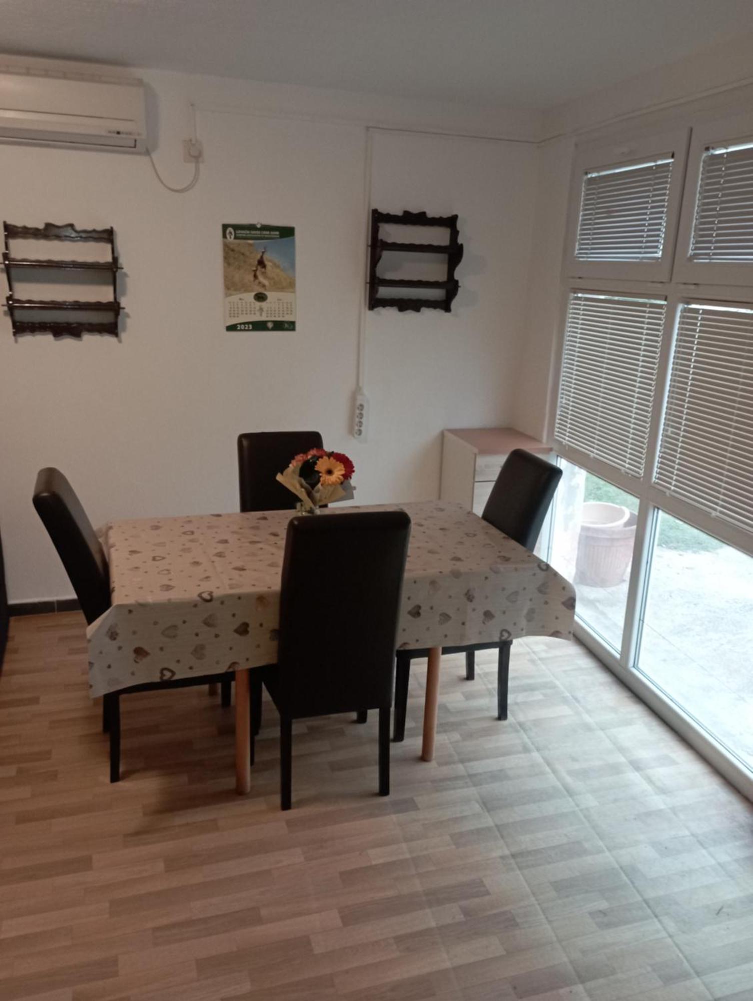 Apartments Villa Marta - Begovic Kotor Luaran gambar