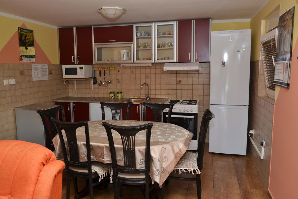 Apartments Villa Marta - Begovic Kotor Luaran gambar
